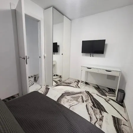 2 Bedrooms Flat + Balcony + Parking At Canteras Appartement *