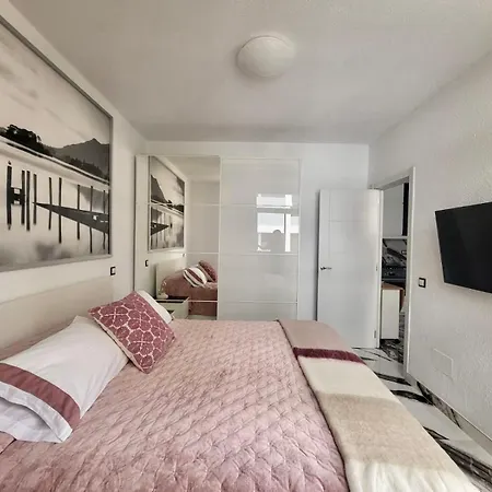 2 Bedrooms Flat + Balcony + Parking At Canteras