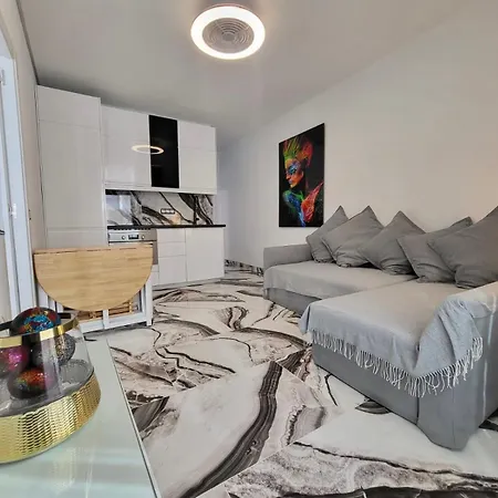 2 Bedrooms Flat + Balcony + Parking At Canteras لاس بالماس دي غران كاناريا