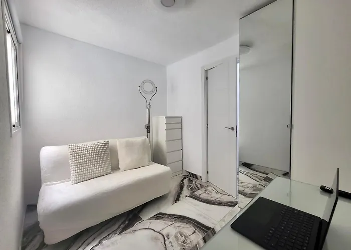 Apartment 2 Bedrooms Flat + Balcony + Parking At Canteras *