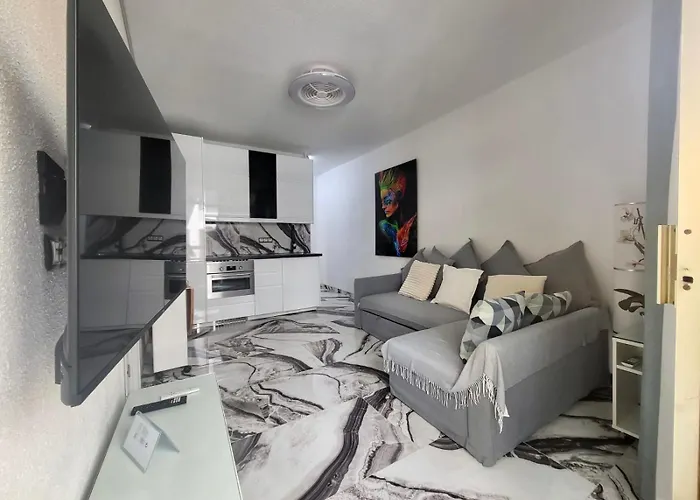 2 Bedrooms Flat + Balcony + Parking At Canteras *