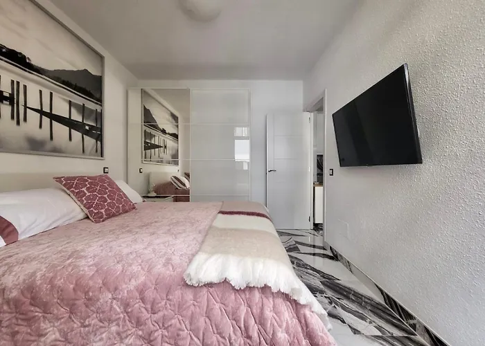 2 Bedrooms Flat + Balcony + Parking At Canteras *