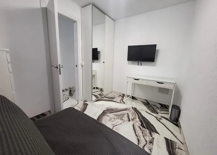 2 Bedrooms Flat + Balcony + Parking At Canteras Appartement *