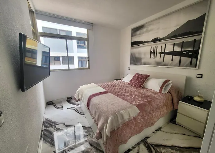 2 Bedrooms Flat + Balcony + Parking At Canteras