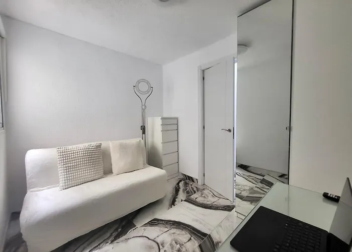 Appartement 2 Bedrooms Flat + Balcony + Parking At Canteras Las Palmas de Gran Canaria